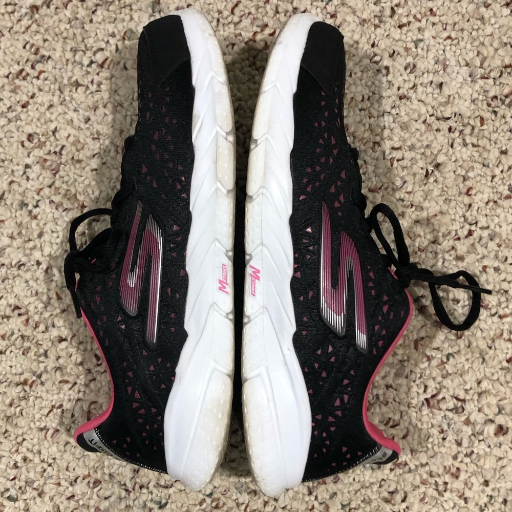 Skechers Go Fit women’s size 8 black and pink shoes. - Picture 6 of 10